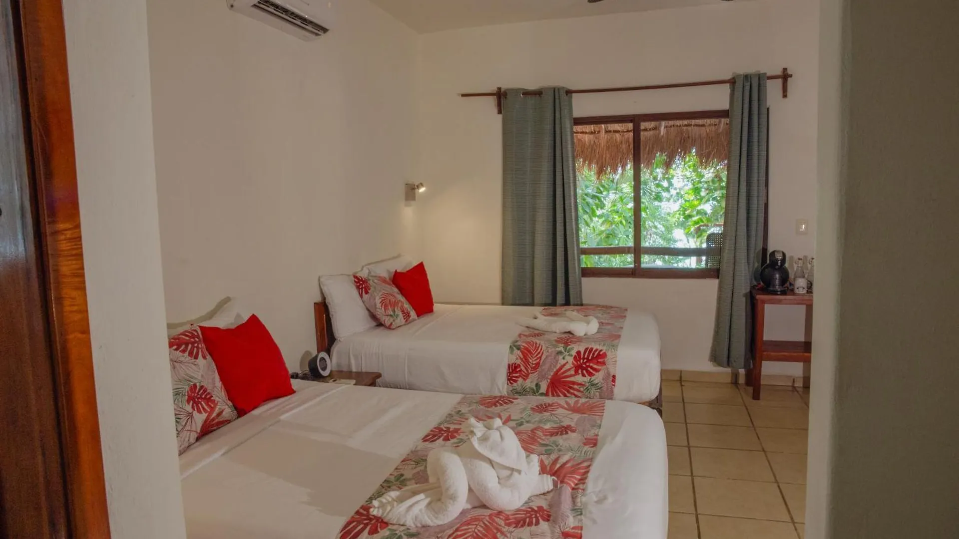 Hotel Aluxes Bacalar
