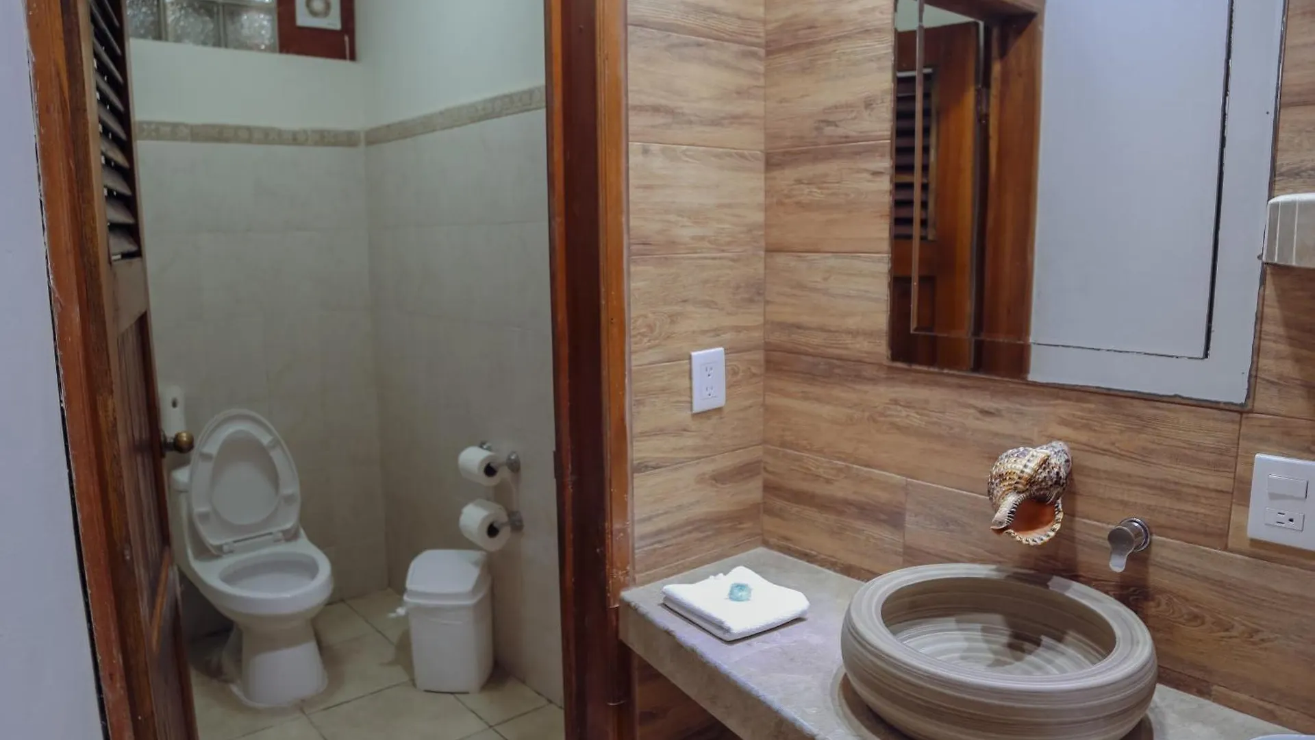 Hotel Aluxes Bacalar