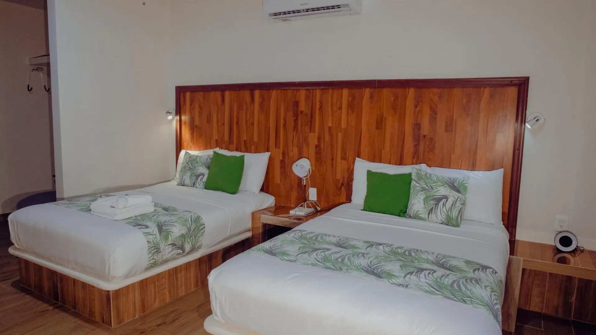 Hotel Aluxes Bacalar